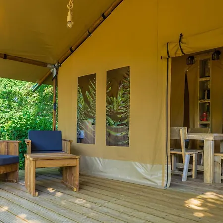 Camping Du Chene - Proche De Nantes Saint-Julien-de-Concelles