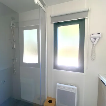 Du Chene مكان تخييم 3*