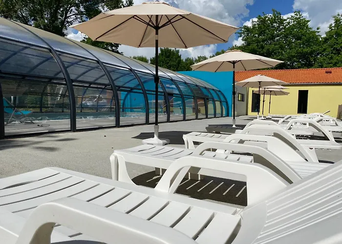 Du Chene - Proche De Nantes 캠프장